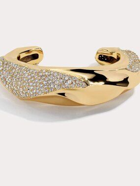 Lili Claspe Cuff